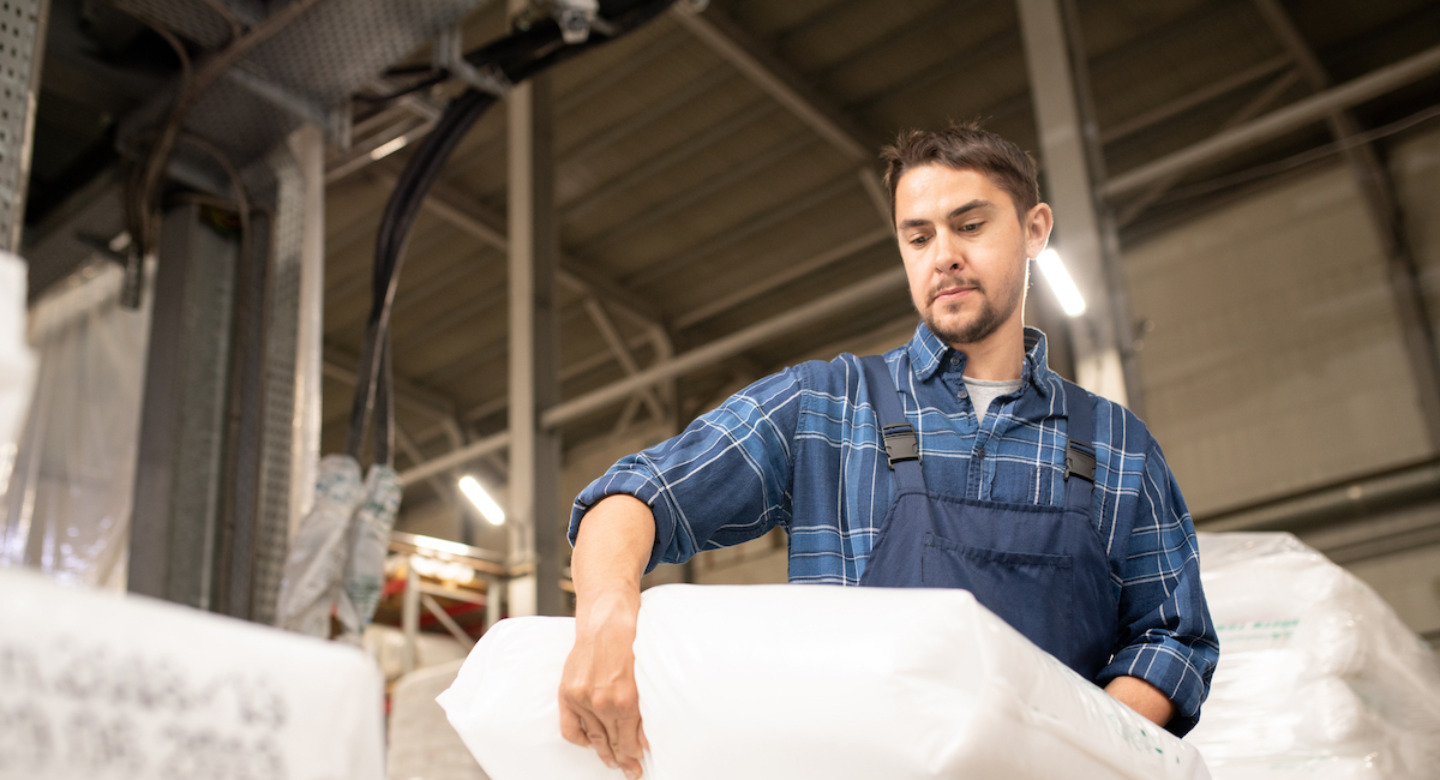 Trabajador espuma de poliuretano de alta densidad